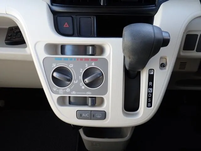 ムーヴ(ダイハツ)の車両写真