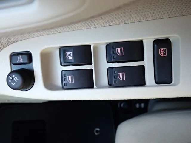 ムーヴ(ダイハツ)の車両写真