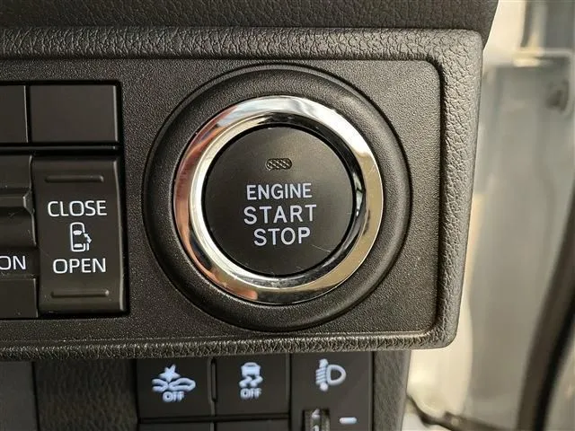 ムーヴ キャンバス(ダイハツ)の車両写真