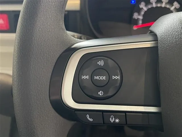 ムーヴ キャンバス(ダイハツ)の車両写真