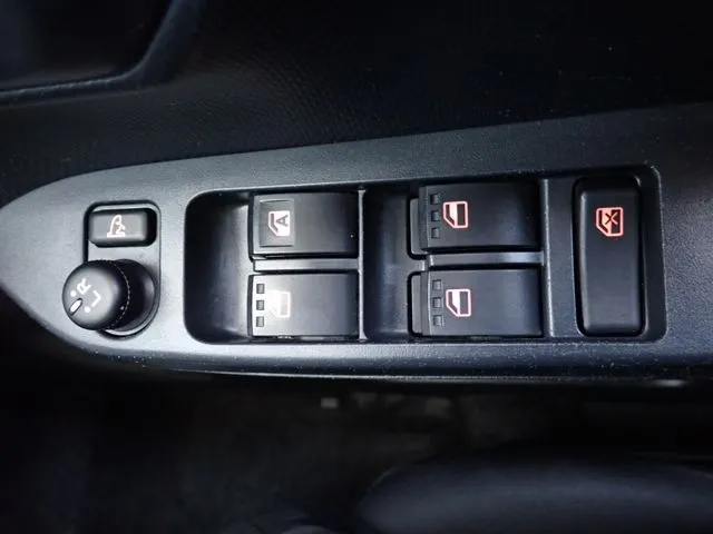 ミラ イース(ダイハツ)の車両写真