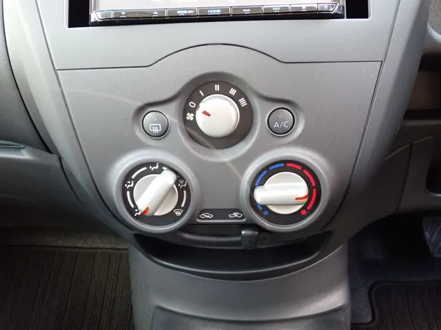 ノート(ニッサン)の車両写真