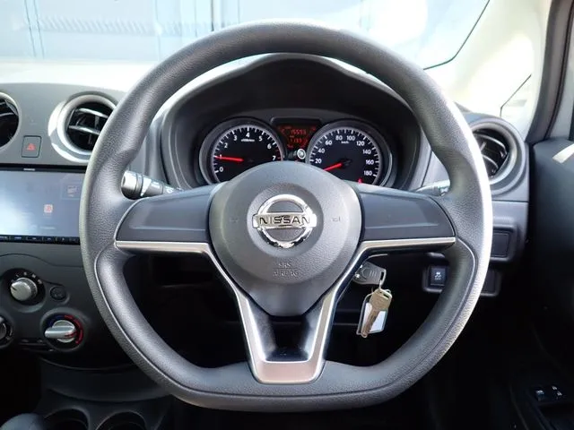 ノート(ニッサン)の車両写真