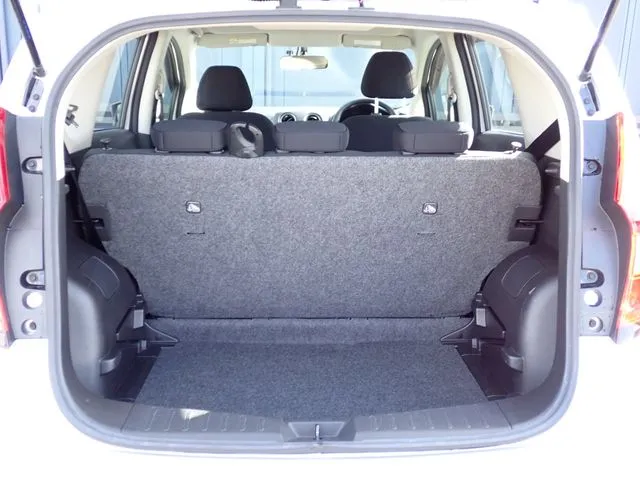 ノート(ニッサン)の車両写真