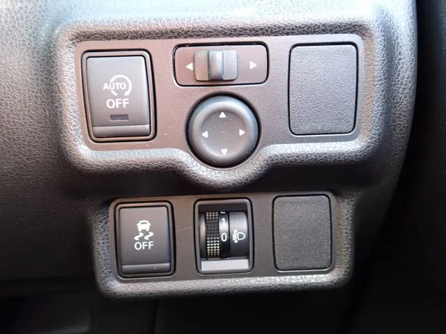 ノート(ニッサン)の車両写真