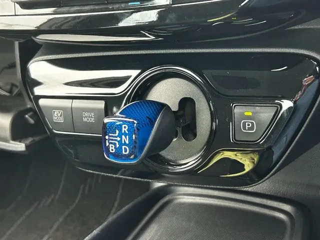 プリウス（トヨタ）の車両写真