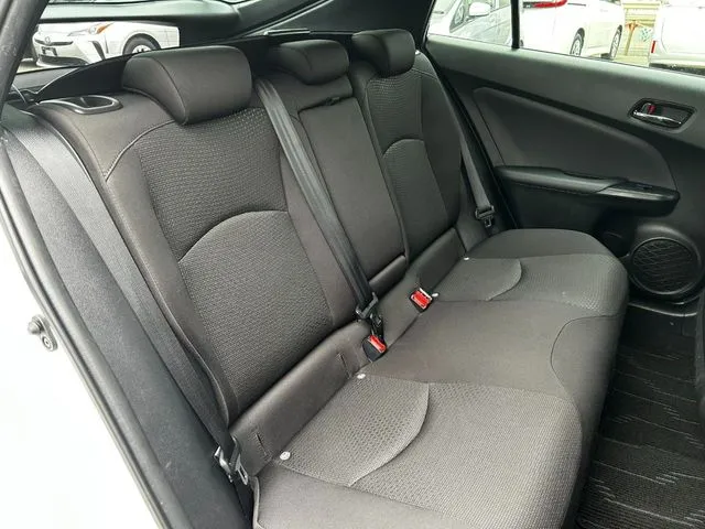 プリウス（トヨタ）の車両写真