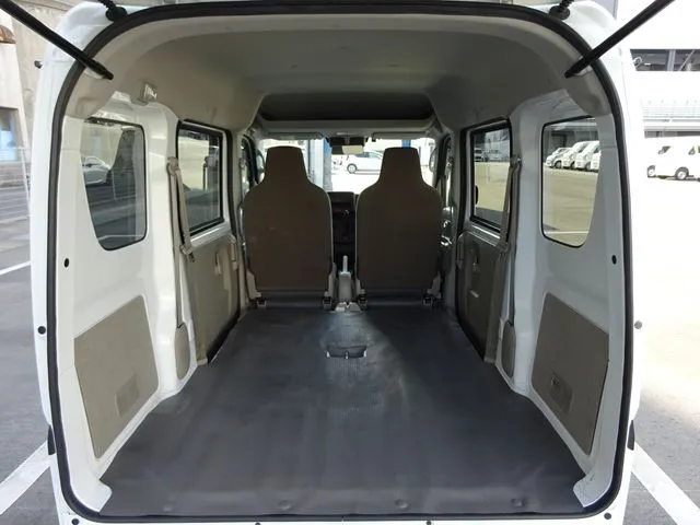 ＮＶ１００クリッパー（ニッサン）の車両写真