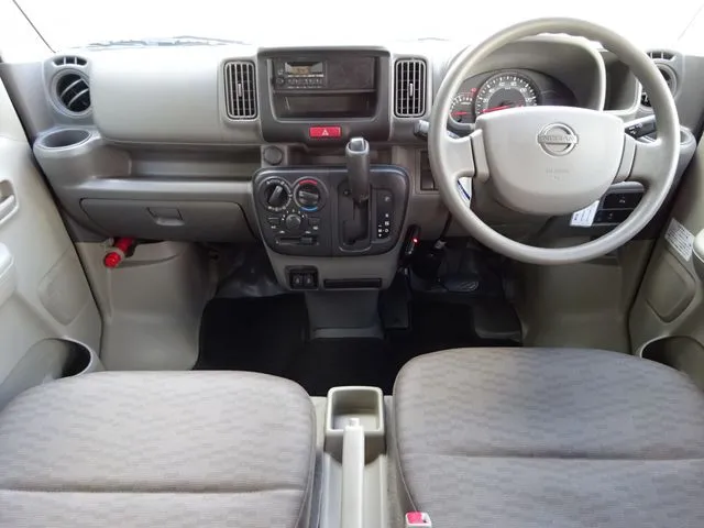 ＮＶ１００クリッパー（ニッサン）の車両写真