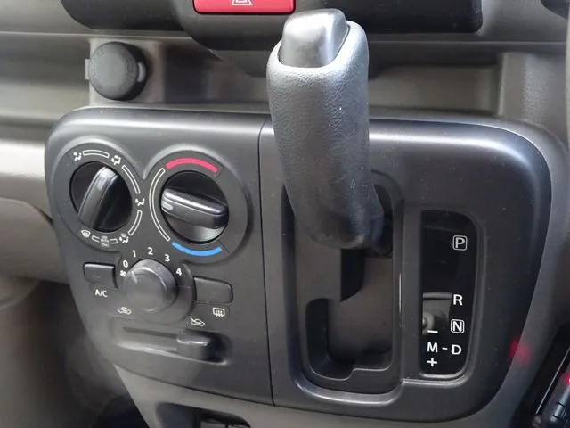 ＮＶ１００クリッパー（ニッサン）の車両写真