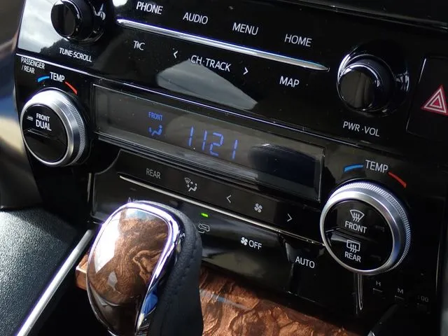 アルファード(トヨタ)の車両写真