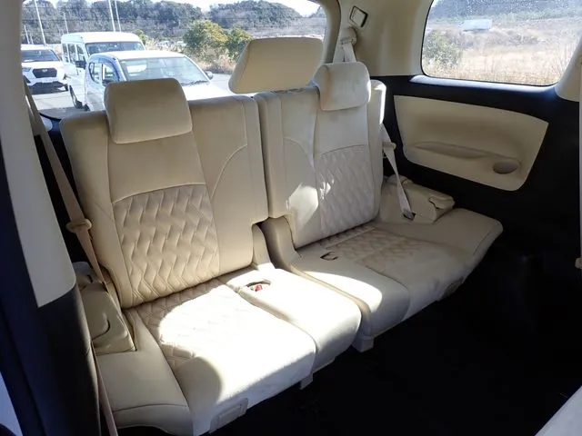 アルファード(トヨタ)の車両写真