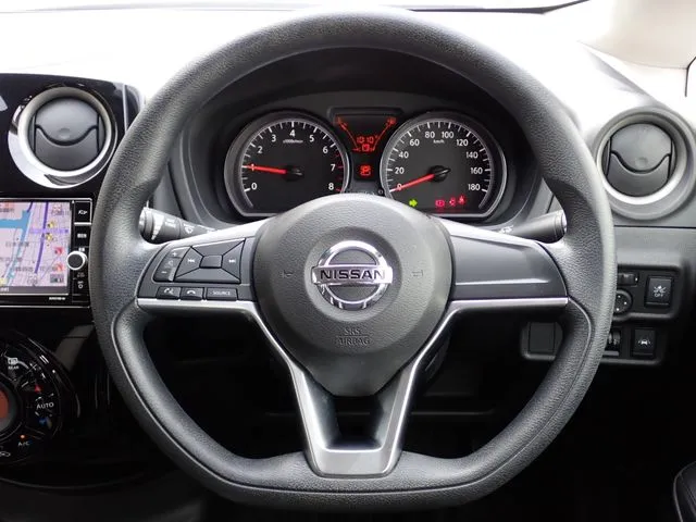 ノート（ニッサン）の車両写真