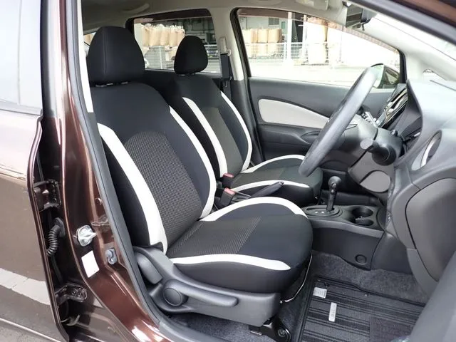 ノート（ニッサン）の車両写真