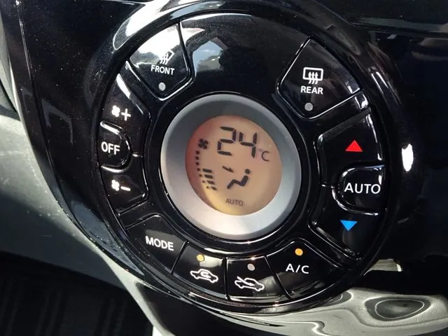 ノート（ニッサン）の車両写真