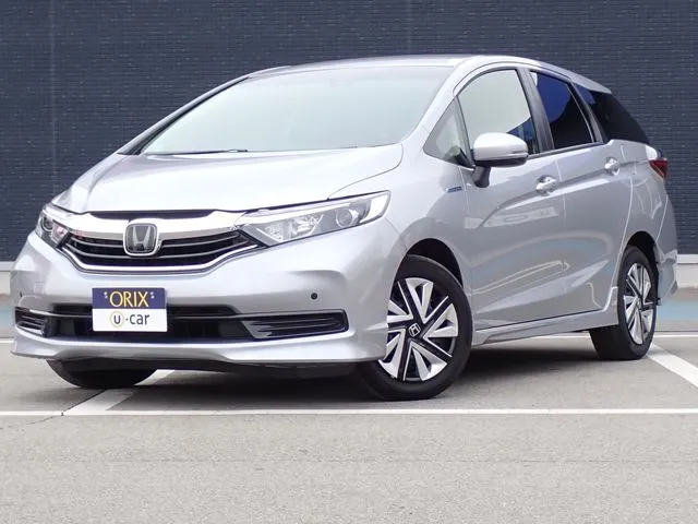 シャトル　ハイブリッド（ホンダ）の車両写真