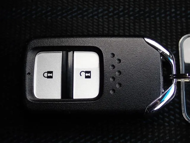 シャトル　ハイブリッド（ホンダ）の車両写真