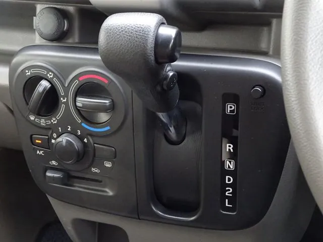 エブリイバン（スズキ）の車両写真