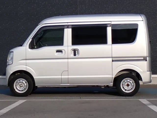 エブリイバン（スズキ）の車両写真
