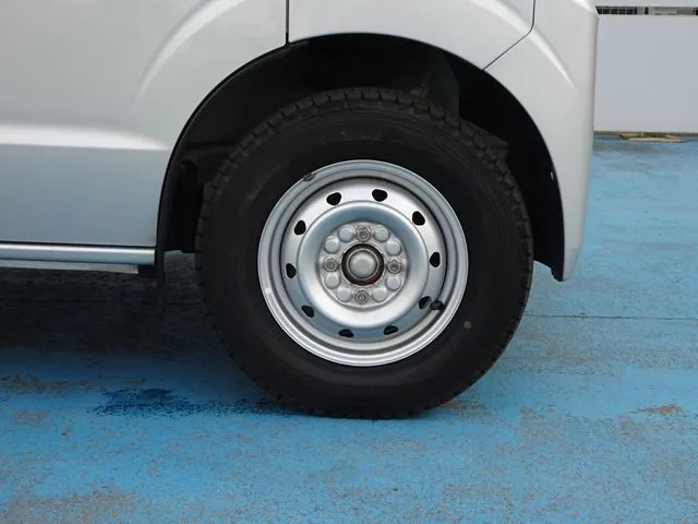 エブリイバン（スズキ）の車両写真