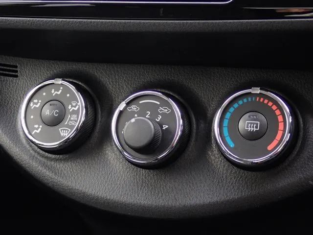 ヴィッツ（トヨタ）の車両写真