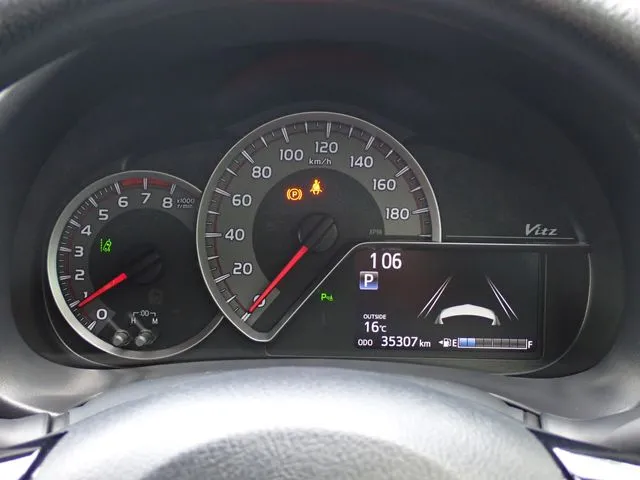 ヴィッツ（トヨタ）の車両写真