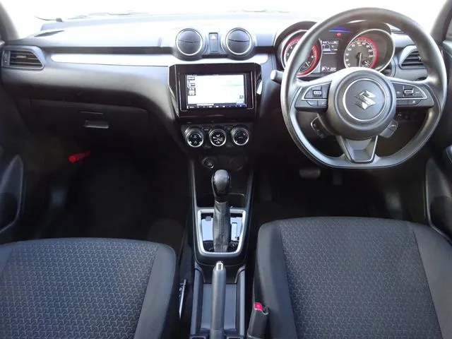 スズキ　スイフト