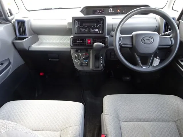 タント(ダイハツ)の車両写真