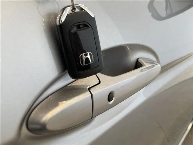 シャトル　ハイブリッド（ホンダ）の車両写真