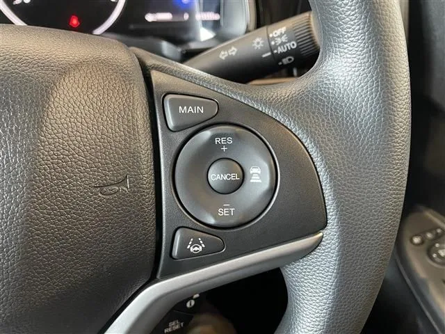 シャトル　ハイブリッド（ホンダ）の車両写真