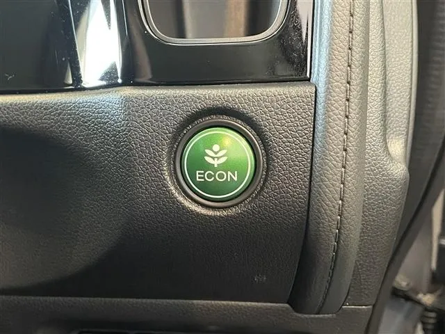 シャトル　ハイブリッド（ホンダ）の車両写真