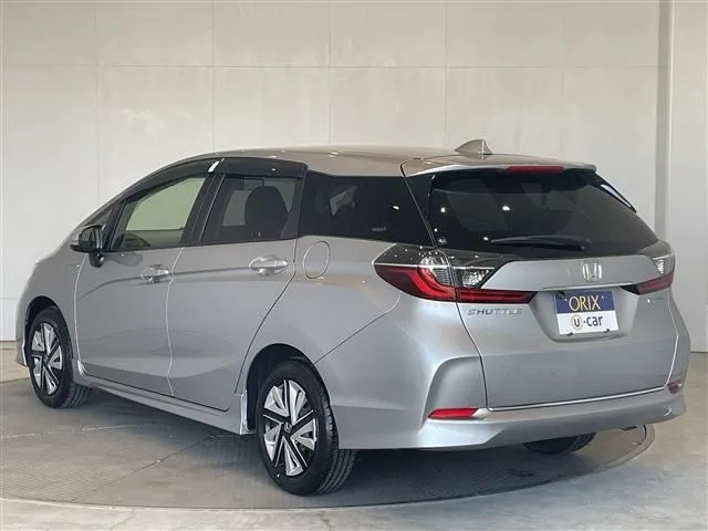 シャトル　ハイブリッド（ホンダ）の車両写真