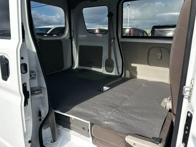 エブリイバン（スズキ）の車両写真