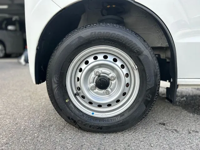 エブリイバン（スズキ）の車両写真