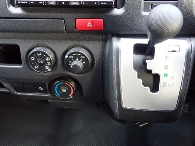 ハイエースバン　１．２５ｔ　２ＷＤ（トヨタ）の車両写真