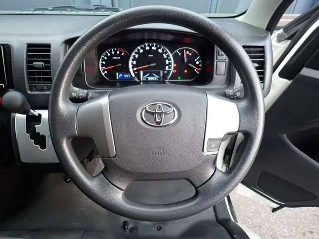 ハイエースバン　１．２５ｔ　２ＷＤ（トヨタ）の車両写真