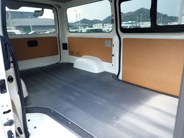 ハイエースバン　１．２５ｔ　２ＷＤ（トヨタ）の車両写真