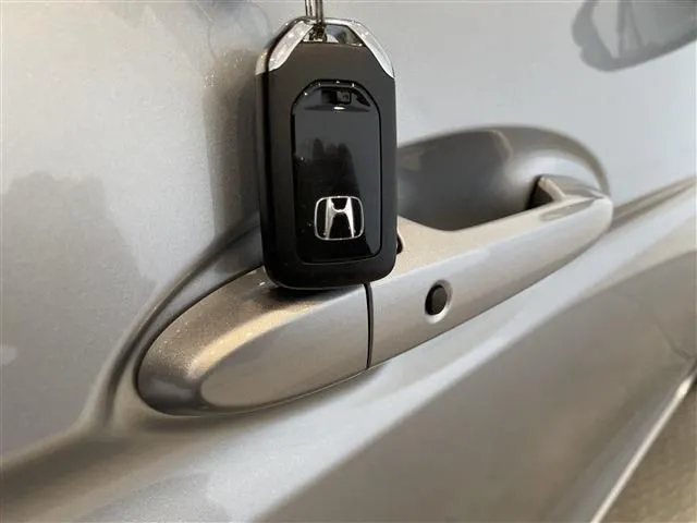 シャトル　ハイブリッド（ホンダ）の車両写真