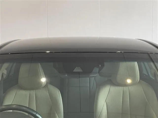 クラウン　セダン　ハイブリッド（トヨタ）の車両写真