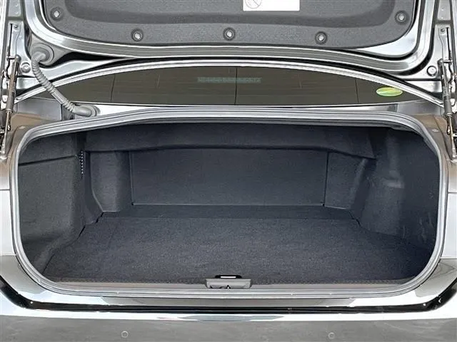 クラウン　セダン　ハイブリッド（トヨタ）の車両写真