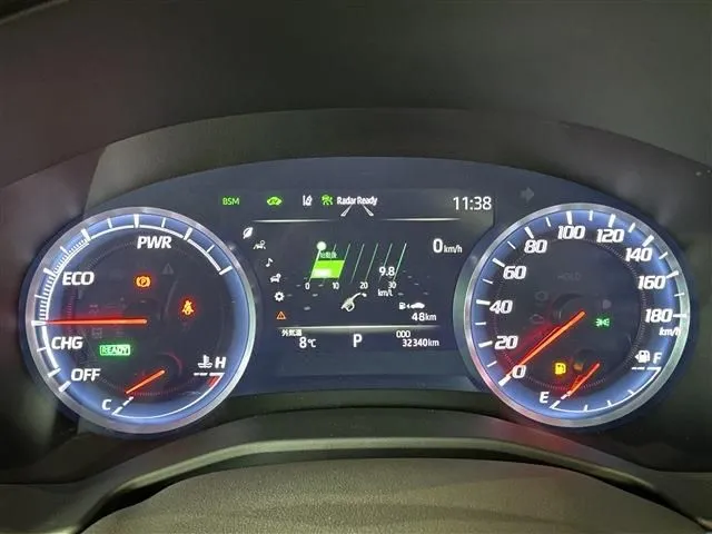 クラウン　セダン　ハイブリッド（トヨタ）の車両写真