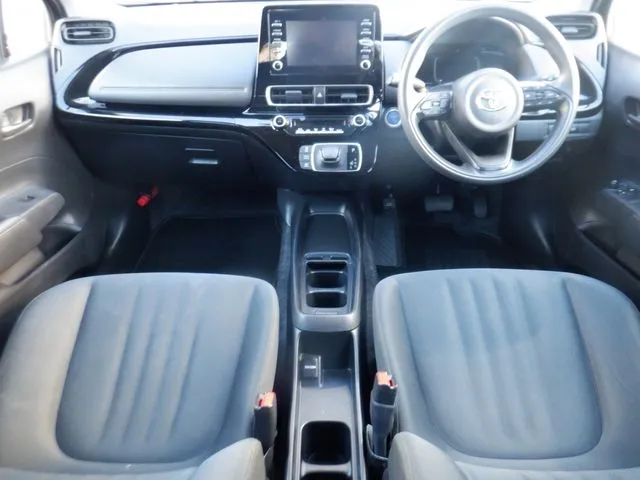 アクア（トヨタ）の車両写真