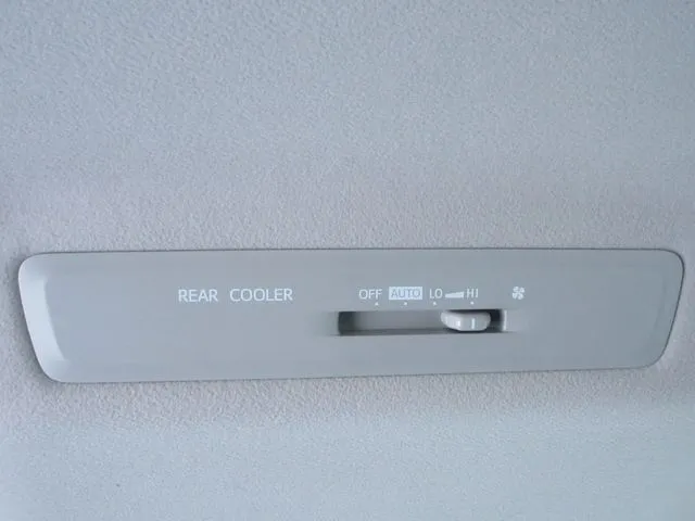 ヴォクシー(トヨタ)の車両写真