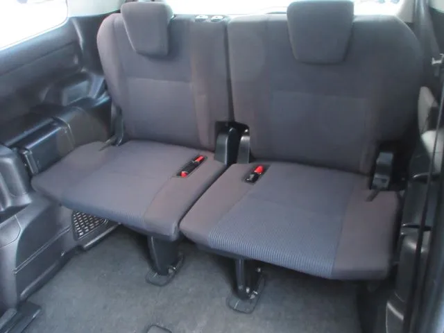 ヴォクシー(トヨタ)の車両写真