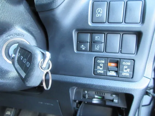 ヴォクシー(トヨタ)の車両写真