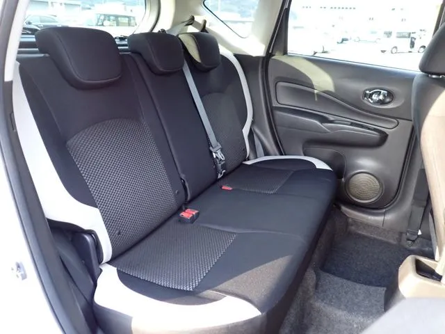 ノート（ニッサン）の車両写真