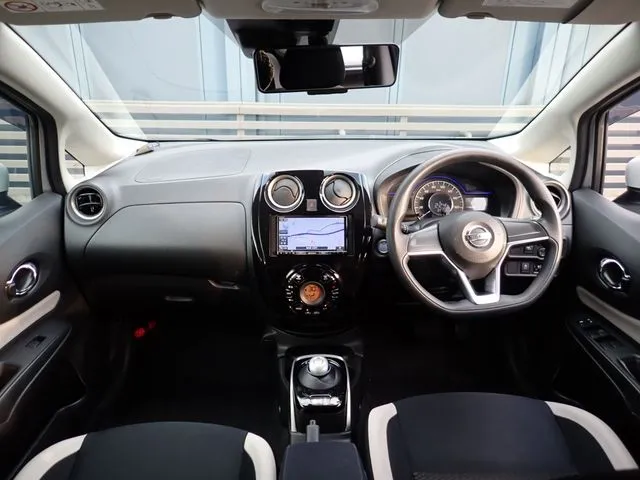 ノート（ニッサン）の車両写真