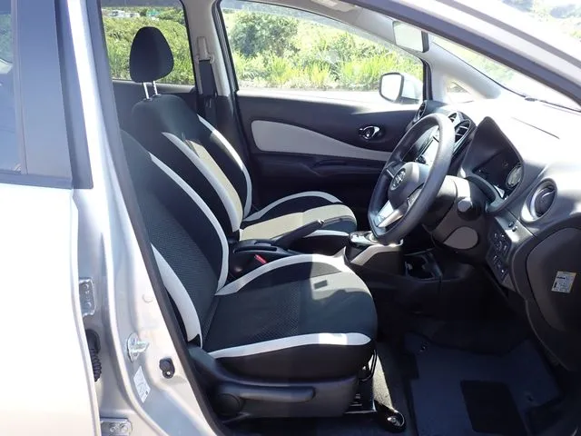 ノート（ニッサン）の車両写真