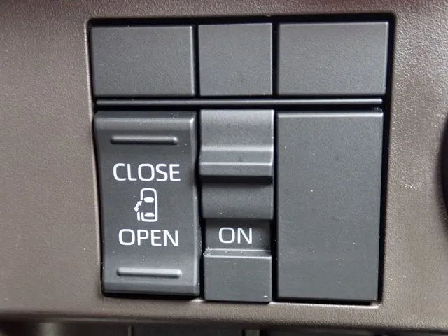 トール（ダイハツ）の車両写真