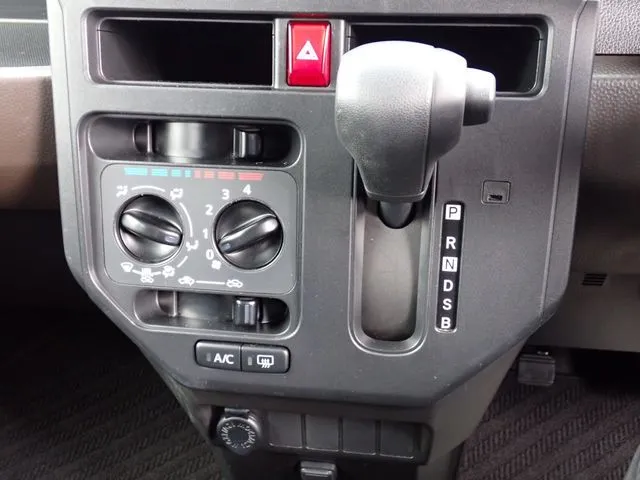 トール（ダイハツ）の車両写真